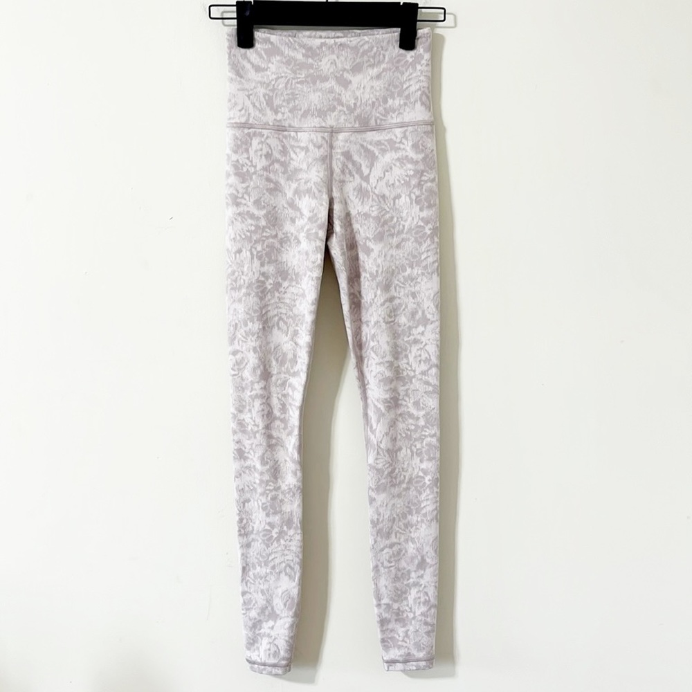 Athleta Elation Textured Tight Frosted Floral Velvety Pink/ Icelandic Mineral - Picture 2 of 11